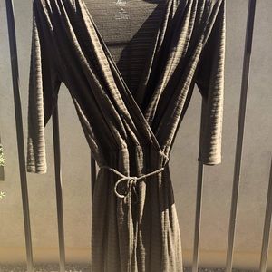 Bass lightweight summer dress; could use as a throw on coverup! Olive color.